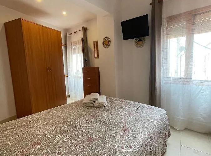 P&r Hostals Codolar بيت ضيافة